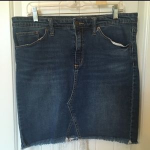 Universal Threads denim skirt